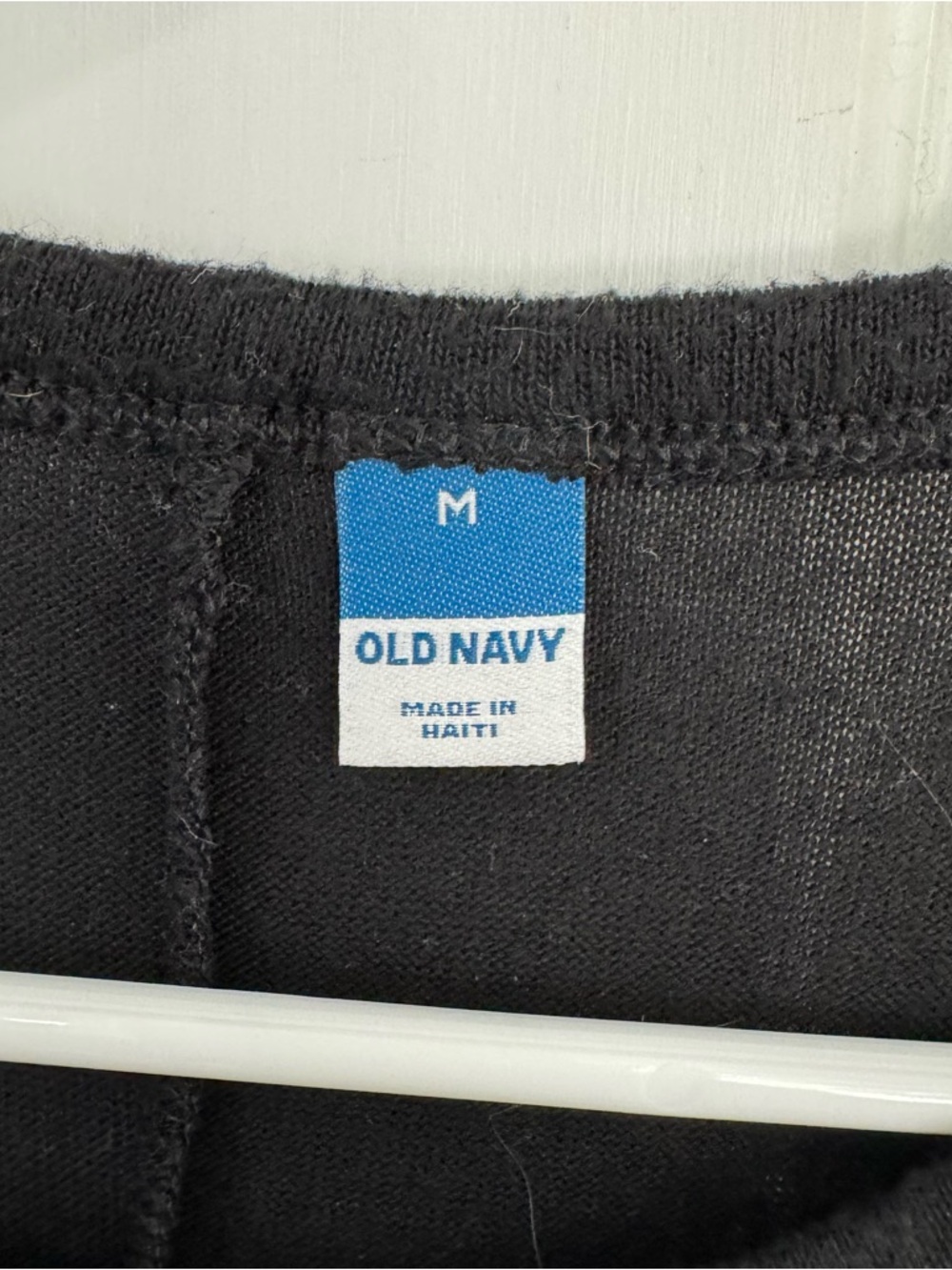 Old Navy Black Lightweight Knit Long Sleeve Top Size M Soft - Picture 3 of 4